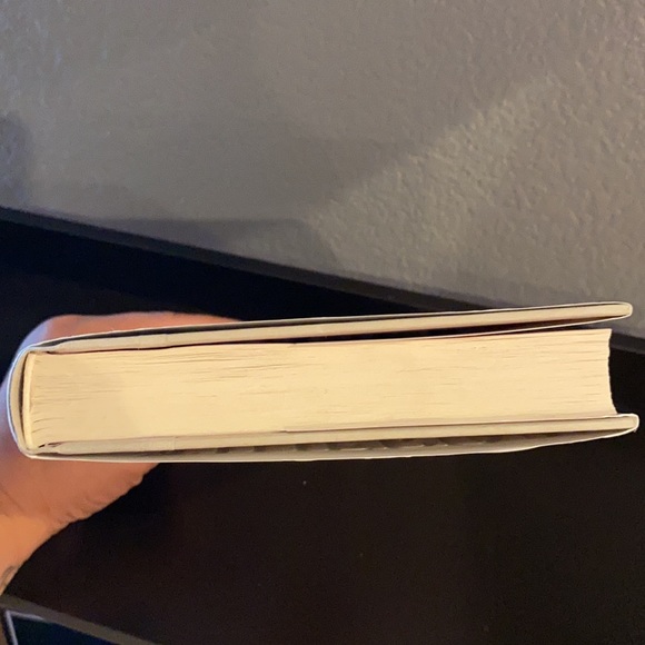 The Nightingale Legacy and The Wyndham Legacy in preowned condition. - Picture 13 of 14